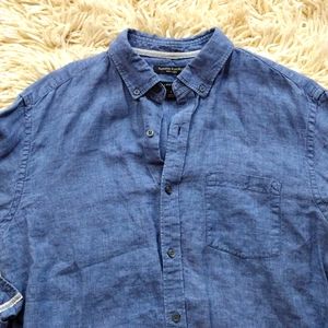 Blue linen Banana Republic "Camden Fit" button-down blouse